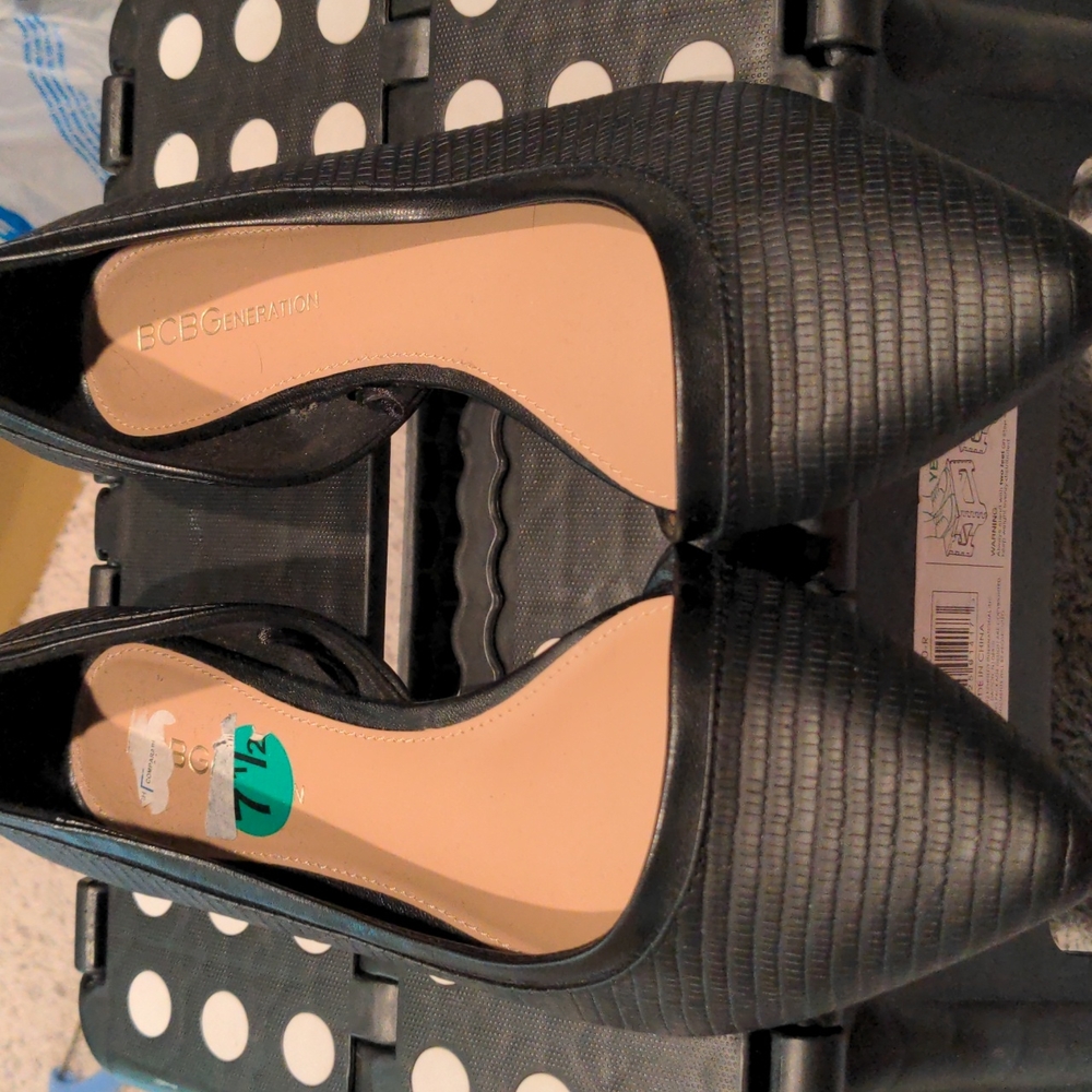 BCBG girls black flats
